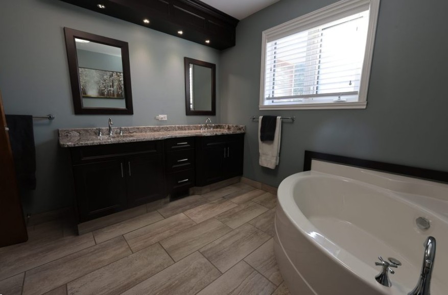 Main upstairs bathroom
