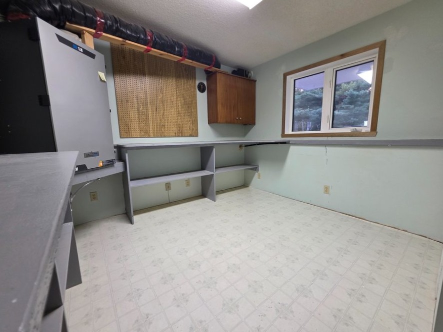 Workshop / utility room